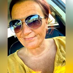 Meet your Posher, Kelly